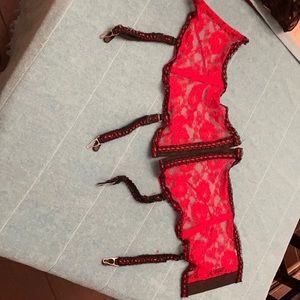 Vintage lingerie- Red & Black lace